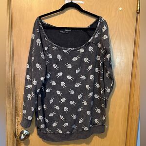 Torrid Lovesick Skeleton Peace Sign Gray Sweatshirt Distressed EUC Size 2 18/20